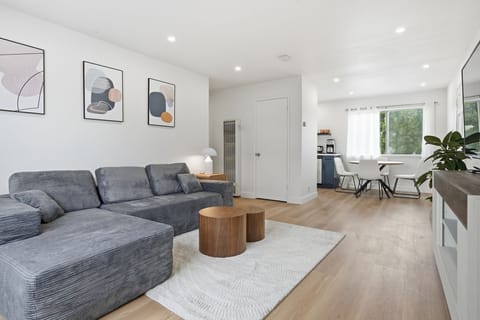 Home Decor, Architecture, Building, Furniture, Indoors