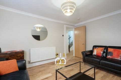 Living Room / Lounge