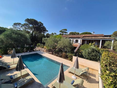 Outdoor salt pool, 10m x 4.5m