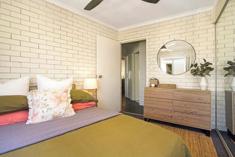 Master bedroom with linen bedding & bath towels