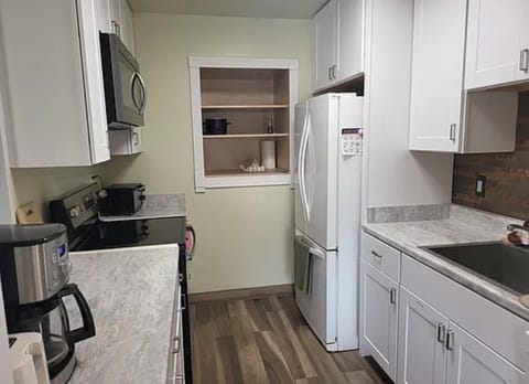 Full Kitchen & Pantry