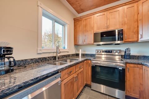 Kitchen | 1st Floor | Drip Coffee Maker | Dishwasher