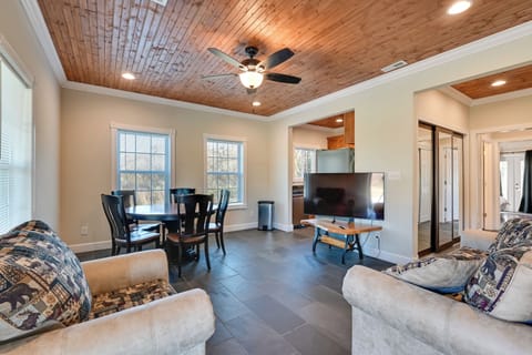 Falls of Rough Vacation Rental | 2BR | 1BA | 1 Step to Enter | 900 Sq Ft