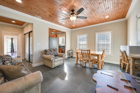 Falls of Rough Vacation Rental | 2BR | 1BA | 1 Step to Enter | 900 Sq Ft