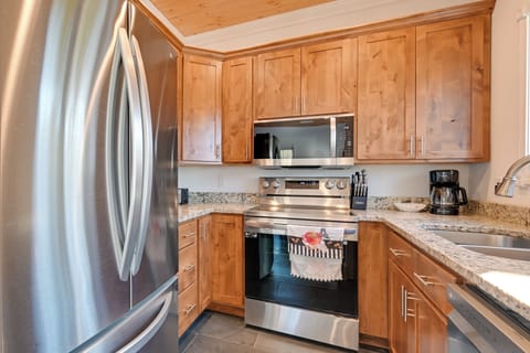 Kitchen | 1st Floor | Drip Coffee Maker | Dishwasher