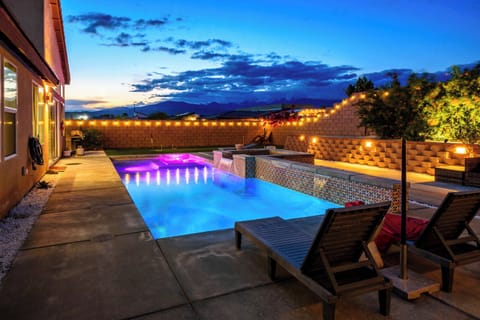 Please inquire if you would like heat the pool for an additional fee. Spa heat is included with your stay at no fee.
