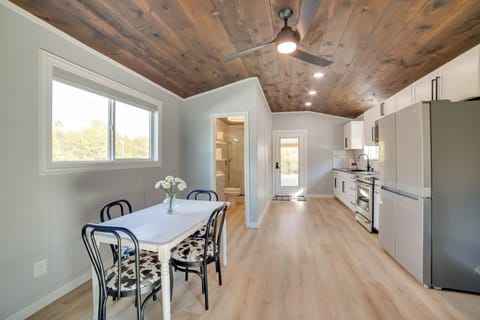 Emory Vacation Rental | Studio | 1BA | 569 Sq Ft | Stairs Required