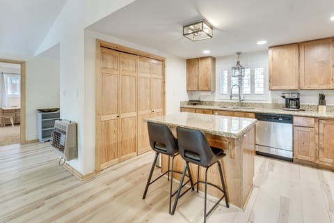 Kitchen | Coffee Maker | Washer/Dryer