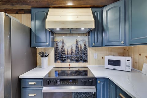 House 1: Cook, gather, and enjoy