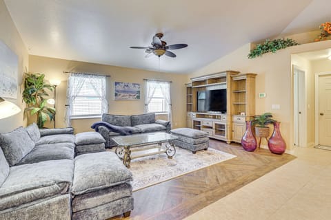 Living Room | Flat-Screen TV | Free WiFi