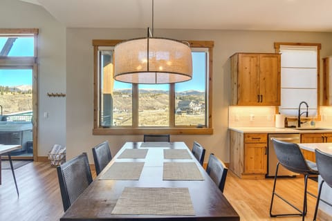 Dining Area | Single-Story Unit