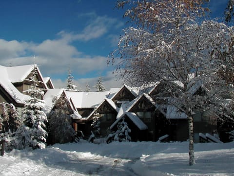 - Cozy alpine retreat in snow-covered Whistler village  
- Charming cabin-style architecture and mountain serenity  
- Perfect ski getaway surrounded by breathtaking winter views  