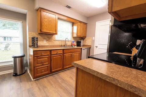 Refrigerator, stove, oven, microwave and dish washer for cooking up breakfast, lunch or dinner!