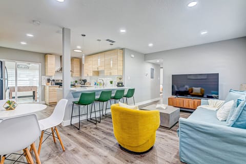 Bright & airy kitchen & living room
