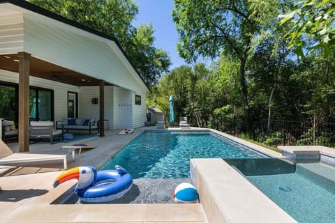 Welcome to South Austin Oasis!