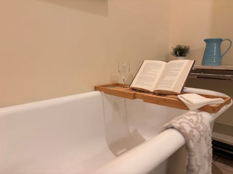 Relax and enjoy the large spa bathroom