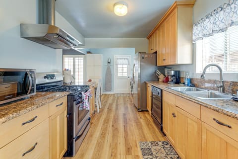 Kitchen | Cooking Basics | Drip Coffee Maker | Toaster | Blender