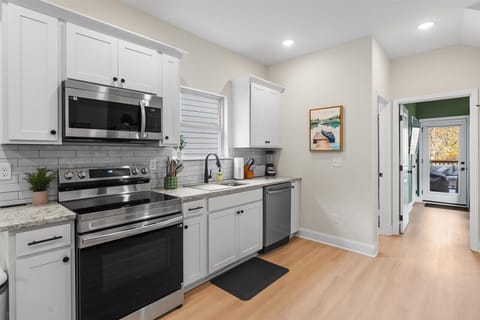 Fuel up for a day of adventure or wind down with a late-night snack. This kitchen has everything you need and more.