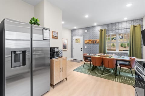 Calling all foodies (and midnight snackers)! Our kitchen is fully stocked and ready for everything—from pancake breakfasts to late-night pizza parties. Cook, eat, repeat.