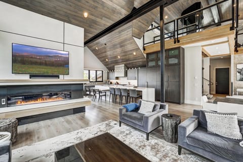 Great Room, Main Level