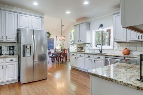 Kitchen | Main Level | Keurig & Drip Coffee Makers | Cooking Basics