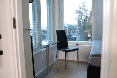 2nd floor bedroom with laptop adjustable table