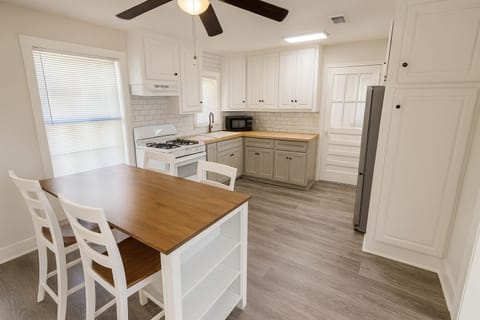 Full Kitchen with everything you need