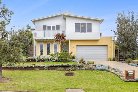 Highgrove Ocean Grove- Modern large family beach house for 9
