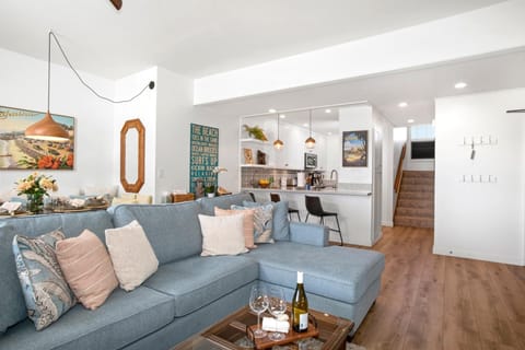 Sun-sifted calm wrapped in woven blues—sip slow, speak softer, settle into the hush of a lived-in island rhythm KRV-2823