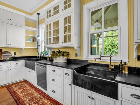 Kitchen | Two large sinks