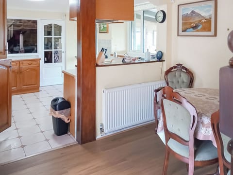 Dining Area | Fox&rsquo;s Lair Farmhouse, Groeslon Nr Caernarfon