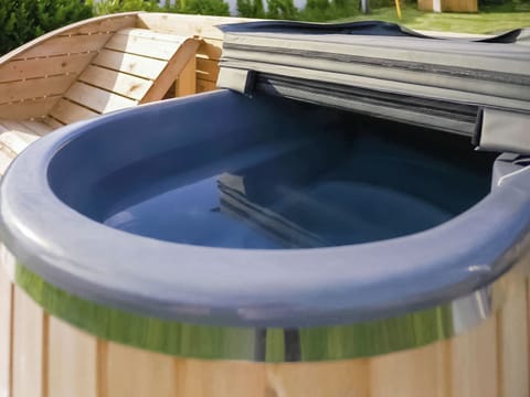 Hot tub | Gypsie Bug - Glen Wyllin Campsite, Kirk Michael