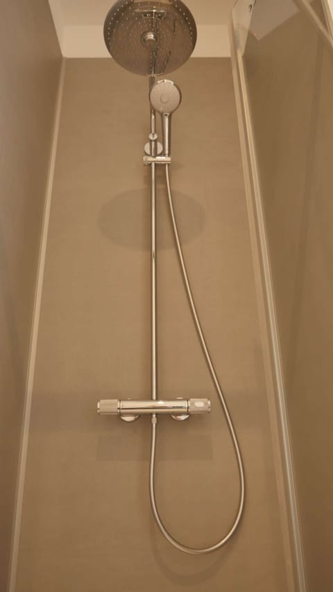 Hand-held showerhead