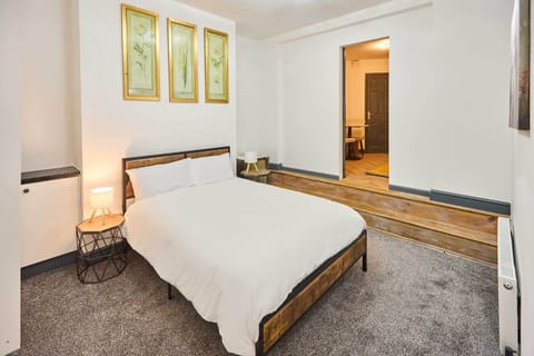 Emporium Ground Floor Apartment, Nottingham - Host & Stay