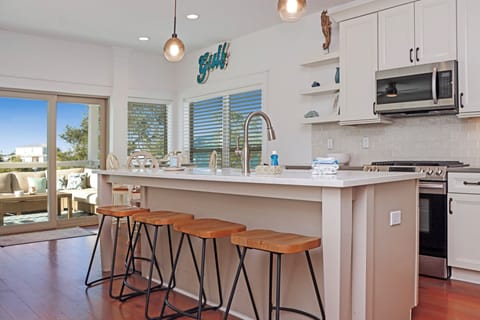 Kitchen Island with Bar Seating