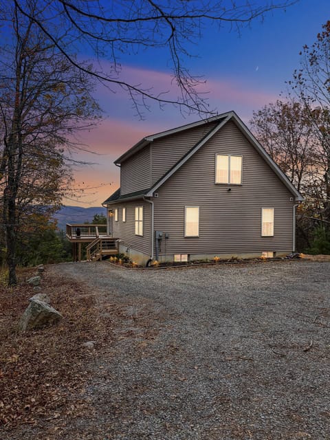 Welcome to your mountain escape in Yellow Springs, WV — a peaceful retreat surrounded by natural beauty and just steps from Cacapon River Public Access.