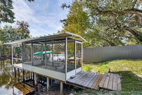 Floral City Vacation Rental | 2BR | 2BA | Steps Required | 900 Sq Ft