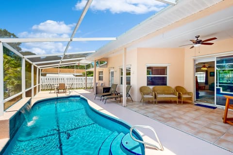 Outdoor private pool & patio