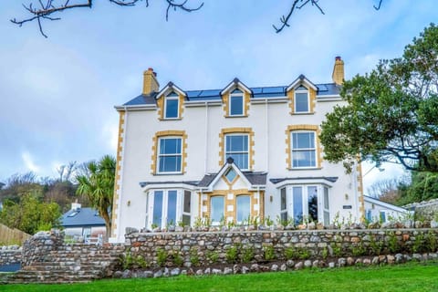 The Retreat - 5 Bedroom House - Horton (9384)