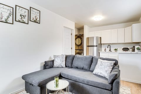 Pflugerville Vacation Rental | 1BR | 1BA | 500 Sq Ft | 1 Step Required