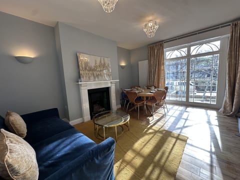 Spades Lounge & Dining with sun drenched french windows
