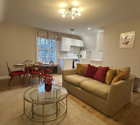 Hearts: open plan lounge, dining & kitchen