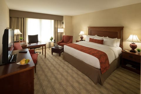 Unit with King bed. Exact unit will be assigned upon arrival. Views, colors, and decor may vary.