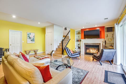 Columbia Vacation Rental | 3BR | 1BA + 2 Half Baths | 3 Steps to Enter