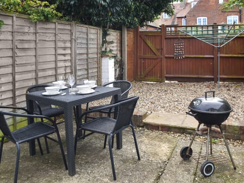 Outdoor eating area | Maydrift, Mundesley