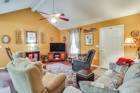 Oxford Vacation Rental | 3BR | 3BA | 1,250 Sq Ft | 2 Steps to Access