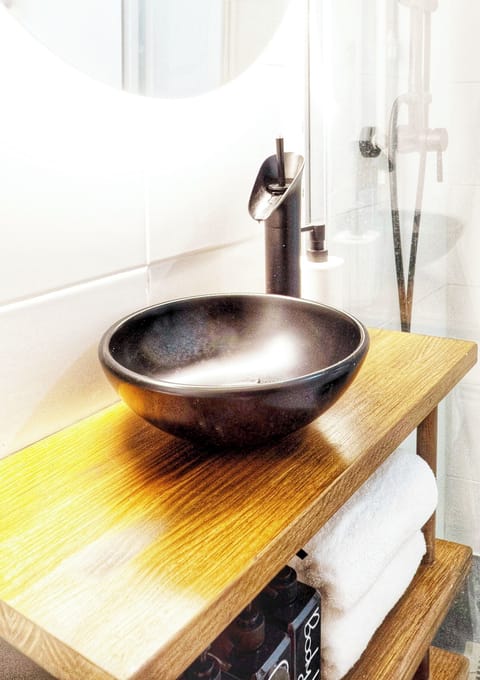 Hand-held showerhead