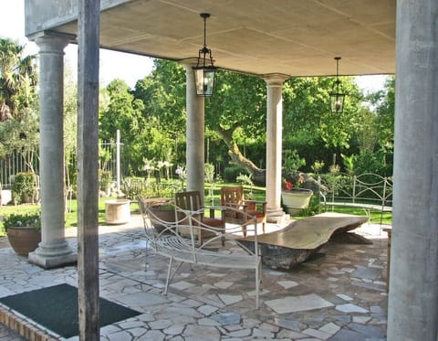 Mulberry Manor Patio