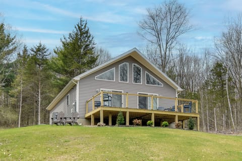 Penn Yan Vacation Rental | 3BR | 2BA | 3 Steps Required | 1,100 Sq Ft