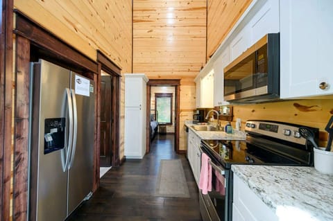 The open kitchen is well equipped for an unforgettable getaway